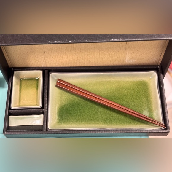 Kafun Sushi dish set - Both sets for $20
Used once but in New Condition - Picture 2 of 5